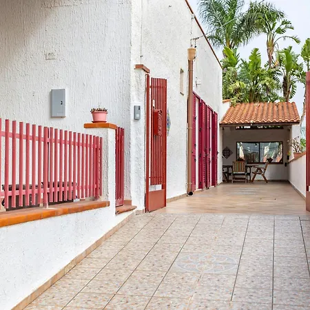 Riflessi D'azzurro - La Dei Tuoi Sogni Castelvetrano