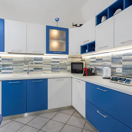 Riflessi D'azzurro - La Dei Tuoi Sogni * Castelvetrano